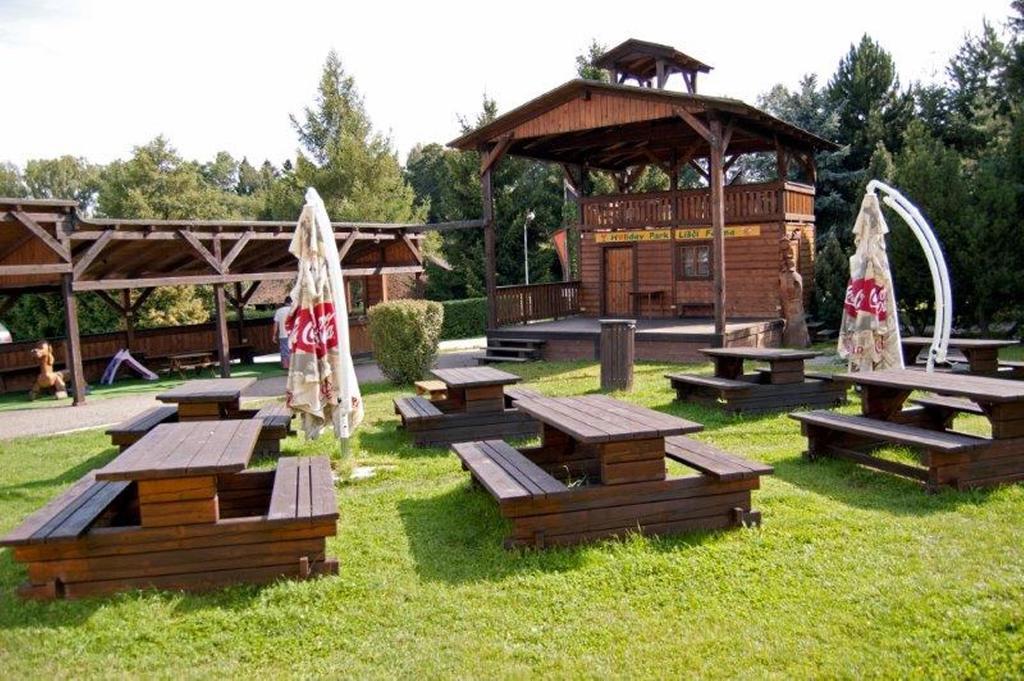 Holiday Park Vrchlabi - Lisci Farma Ngoại thất bức ảnh